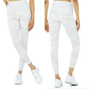 NWOT ALO Yoga‎ High-Waist Camo Vapor Leggings 7/8 Size Small